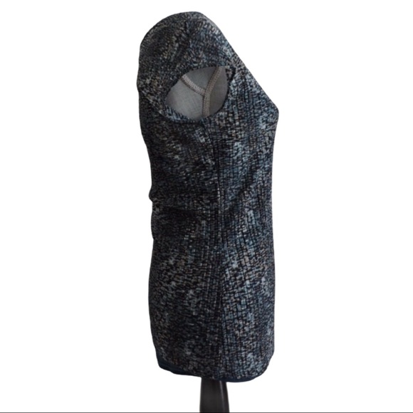 Banana Republic Layered Top Medium - Picture 3 of 8